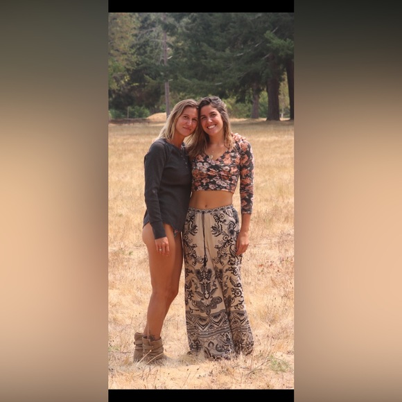 Meet your Posher, Emylee - Picture 3 of 4